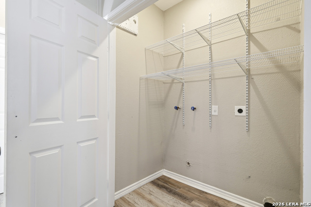 Image 17 of 27 For 362 Meredith