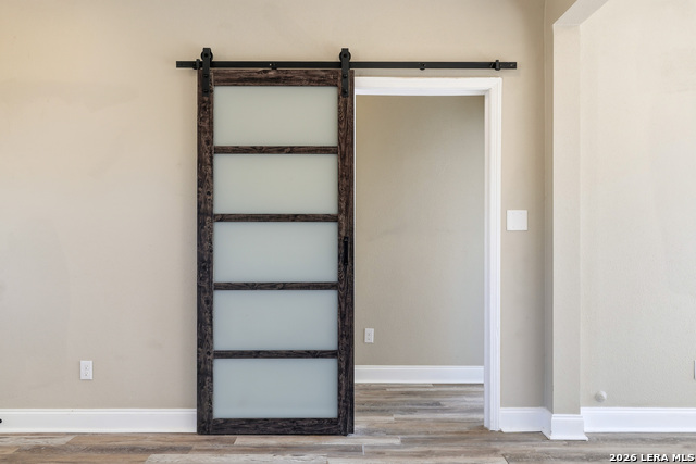 Image 19 of 27 For 362 Meredith