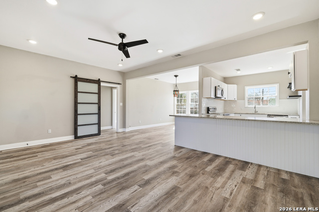 Image 6 of 27 For 362 Meredith