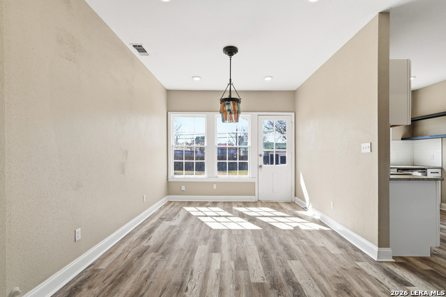 Image 9 of 27 For 362 Meredith