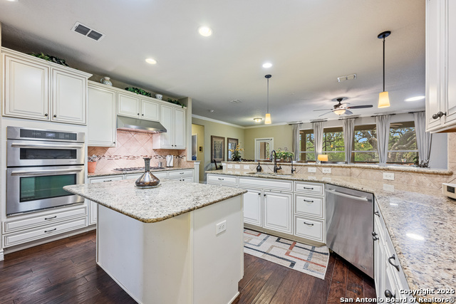 Image 11 of 48 For 4819 Sunrise Beach