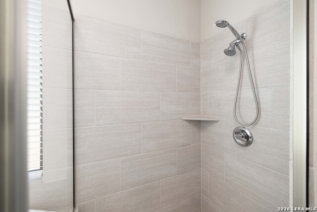 Image 15 of 36 For 636 Vireos Street