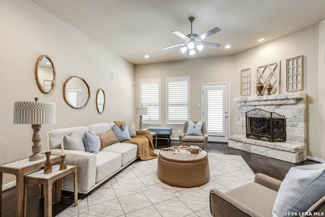 Image 10 of 26 For 112 Hagen Dr