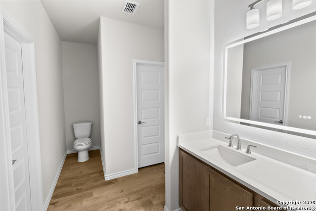 Image 10 of 29 For 804 Huntington St W