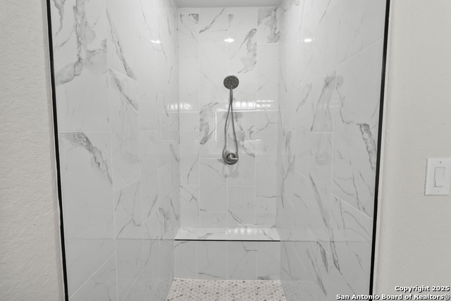 Image 11 of 29 For 804 Huntington St W