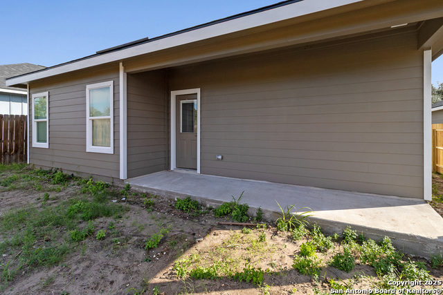 Image 26 of 29 For 804 Huntington St W