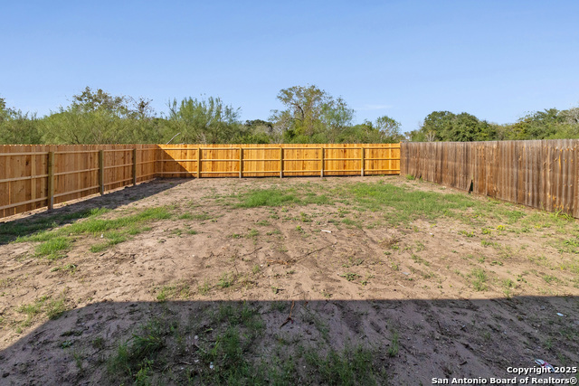 Image 27 of 29 For 804 Huntington St W