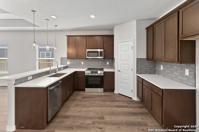 Image 8 of 29 For 804 Huntington St W