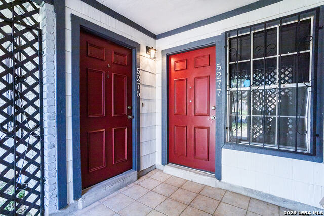 Image 4 of 25 For 5275 Meadow Rise  5275