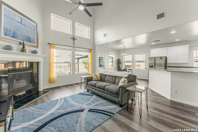 Image 4 of 32 For 12611 Mitre Peak