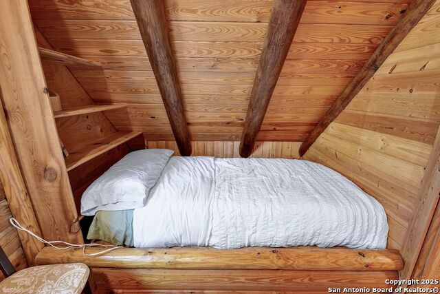 Image 14 of 25 For 920 Pebble Bch Dr Nw