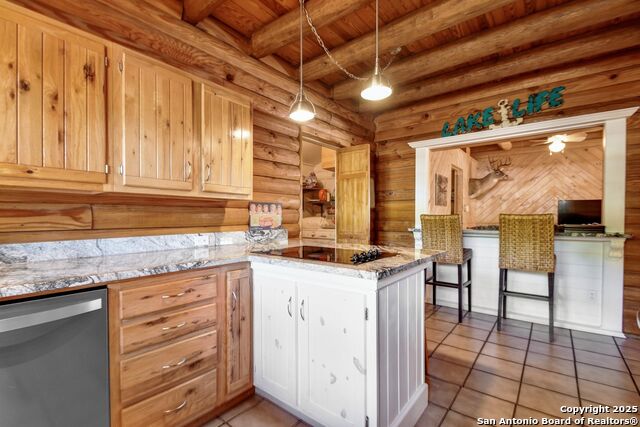 Image 8 of 25 For 920 Pebble Bch Dr Nw