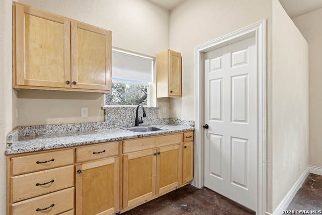 Image 20 of 28 For 200 Creekwood Ct