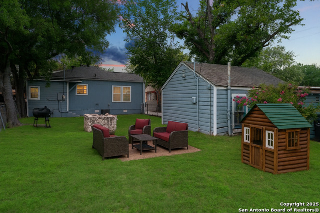 Image 19 of 24 For 1806 Mistletoe Ave W