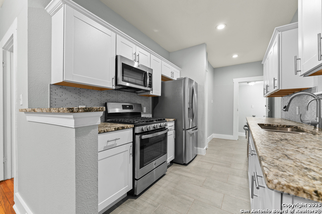 Image 3 of 24 For 1806 Mistletoe Ave W