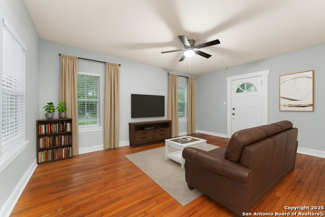 Image 7 of 24 For 1806 Mistletoe Ave W