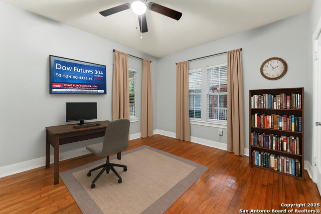 Image 9 of 24 For 1806 Mistletoe Ave W