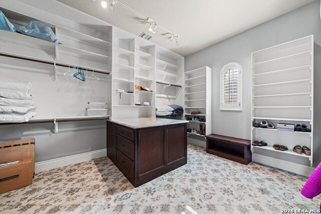 Image 27 of 53 For 538 Oak Shores Drive