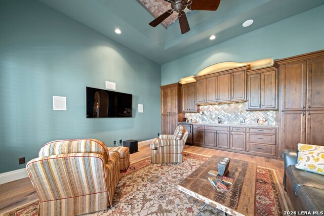 Image 33 of 53 For 538 Oak Shores Drive