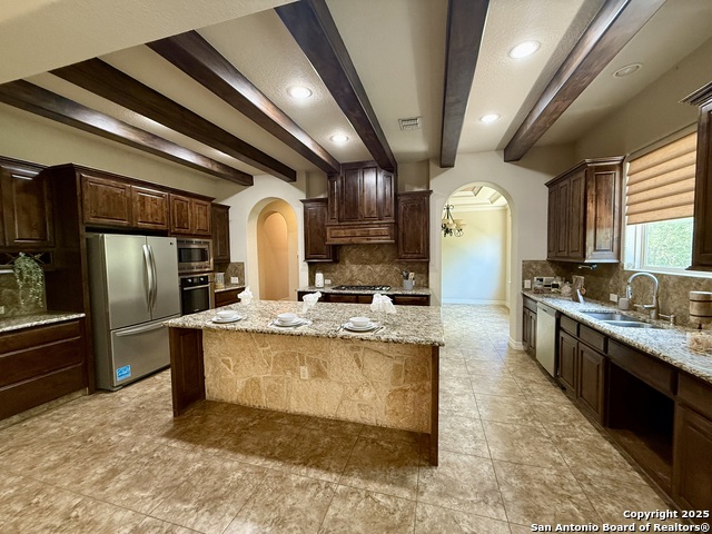 Image 20 of 52 For 1410 Melanie