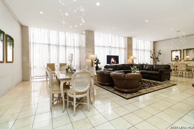 Image 11 of 17 For 7701 Wurzbach  308