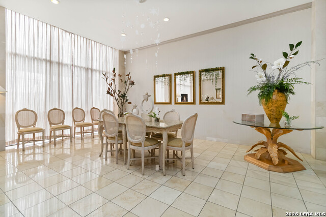 Image 12 of 17 For 7701 Wurzbach  308