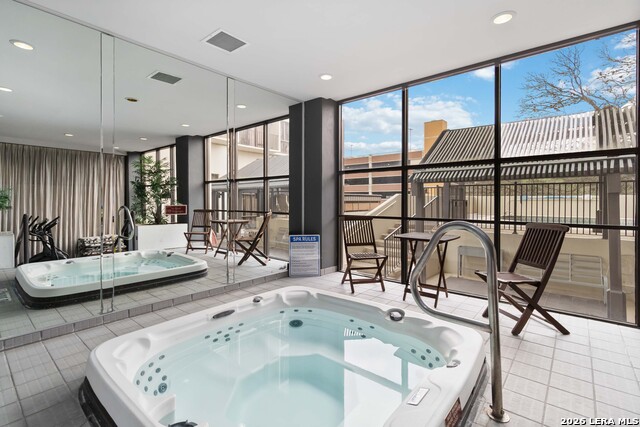 Image 15 of 17 For 7701 Wurzbach  308