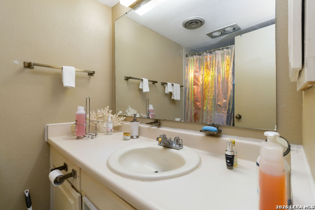 Image 6 of 17 For 7701 Wurzbach  308