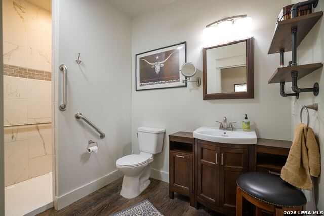 Listing photo id 16 for 504 Tivy  