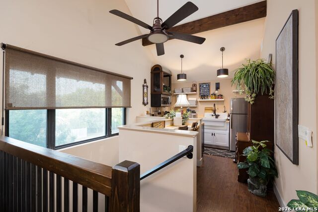 Listing photo id 21 for 504 Tivy  