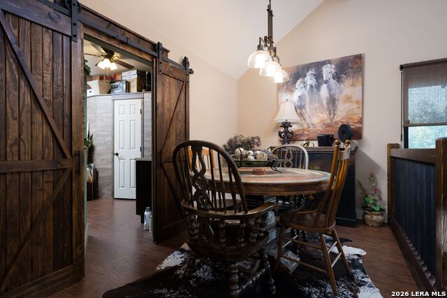 Listing photo id 24 for 504 Tivy  