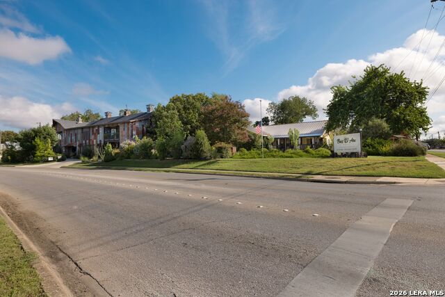 Listing photo id 55 for 504 Tivy  