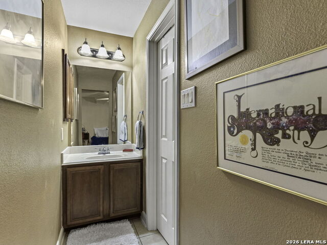 Image 25 of 39 For 16107 La Madera Rio