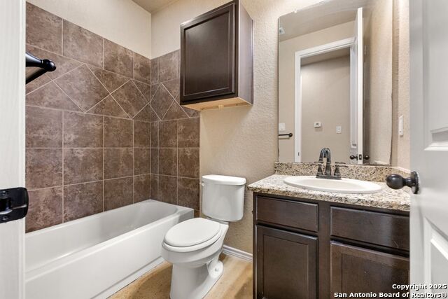 Image 11 of 16 For 264 Rosalie  