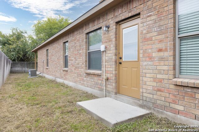 Image 15 of 16 For 264 Rosalie  