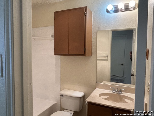 Image 7 of 7 For 14526 Waddesdon Bluff