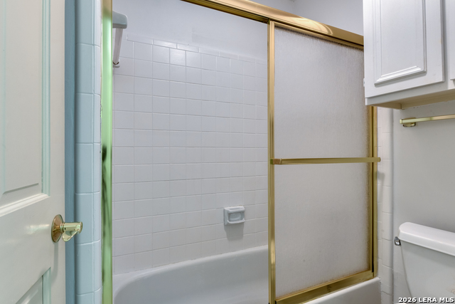 Image 16 of 19 For 7815 Broadway  401