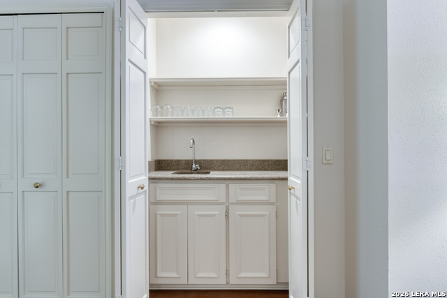 Image 5 of 19 For 7815 Broadway  401