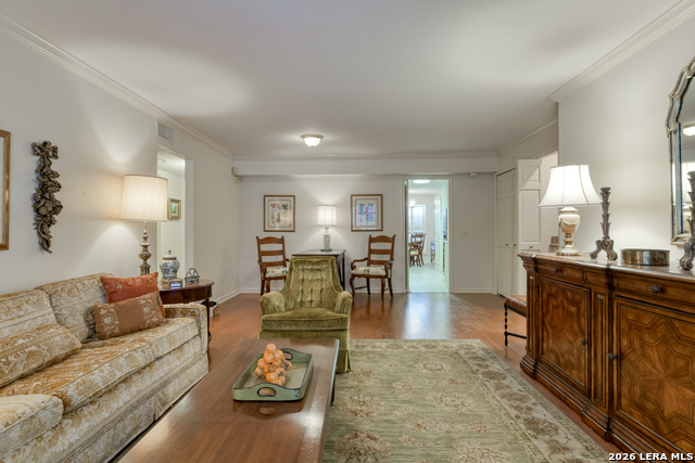 Image 6 of 19 For 7815 Broadway  401