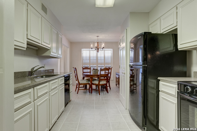 Image 7 of 19 For 7815 Broadway  401