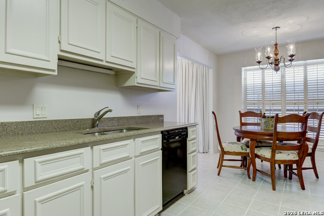 Image 9 of 19 For 7815 Broadway  401