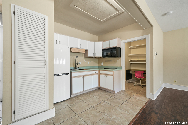 Image 10 of 35 For 14802 Dancers Image