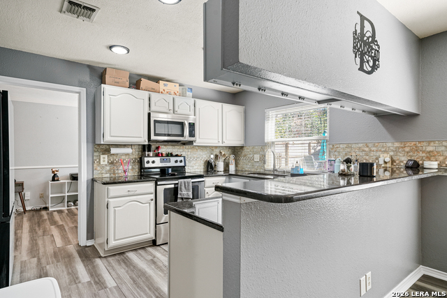 Image 21 of 35 For 14802 Dancers Image