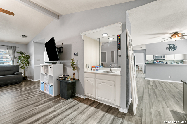 Image 32 of 35 For 14802 Dancers Image