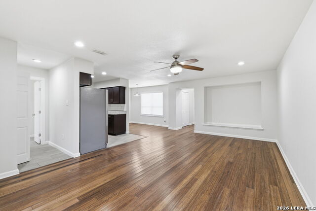 Image 9 of 38 For 100 Lorenz Rd  802