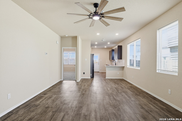 Image 5 of 34 For 10233 Melissa Ranch