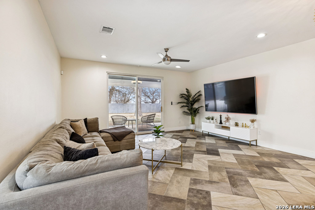 Image 14 of 50 For 303 Pendleton Ave