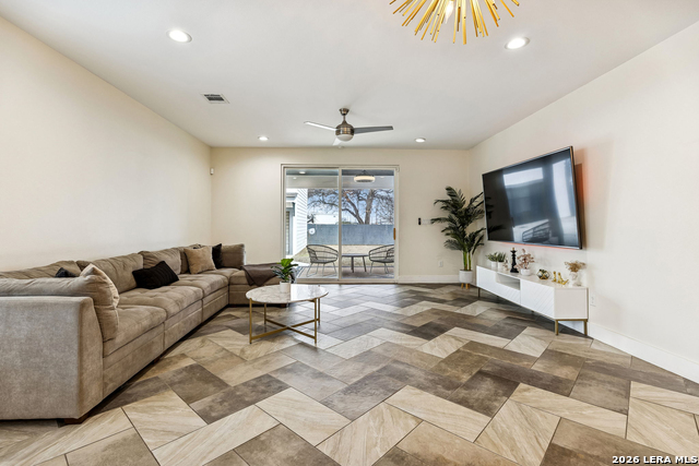 Image 15 of 50 For 303 Pendleton Ave