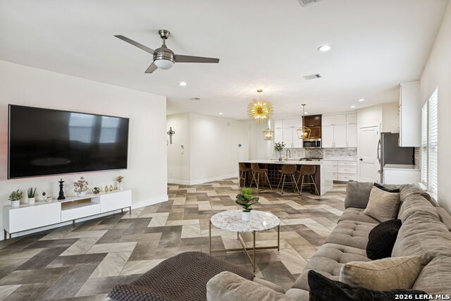 Image 18 of 50 For 303 Pendleton Ave