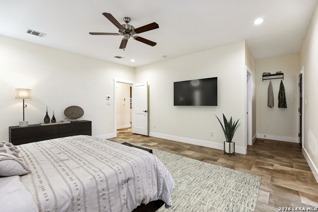 Image 30 of 50 For 303 Pendleton Ave